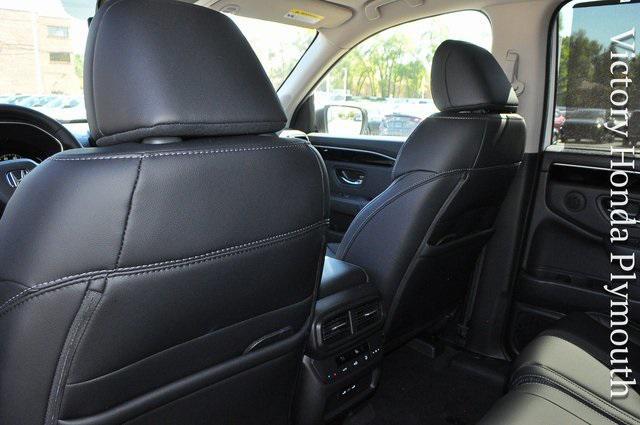 new 2025 Honda Pilot car, priced at $48,235