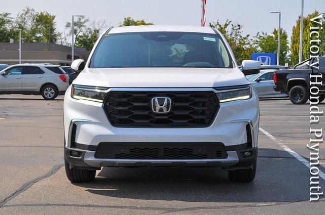 new 2025 Honda Pilot car, priced at $47,880