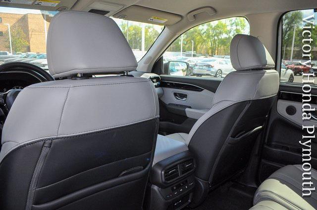 new 2025 Honda Pilot car, priced at $47,550