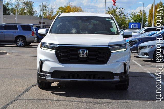 new 2025 Honda Pilot car, priced at $47,550