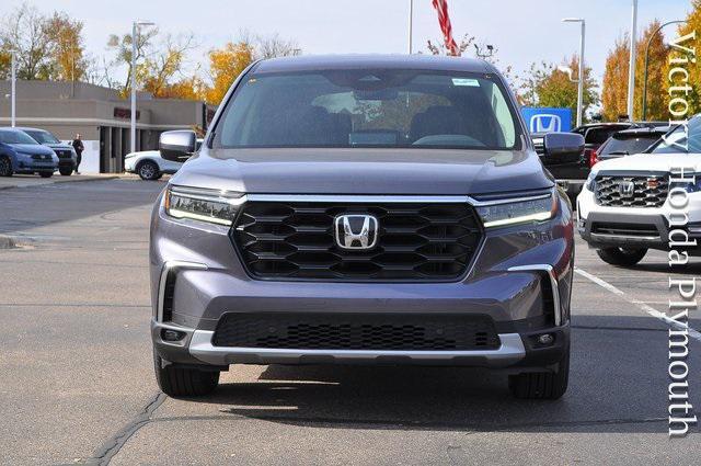 new 2025 Honda Pilot car, priced at $46,695