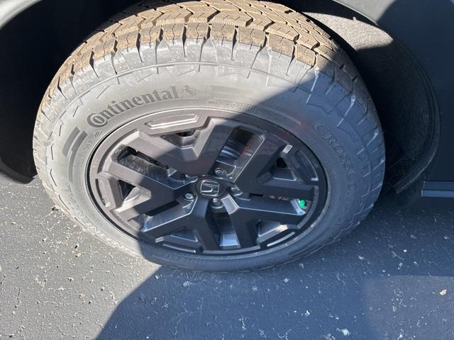 new 2026 Honda CR-V Hybrid car, priced at $40,705