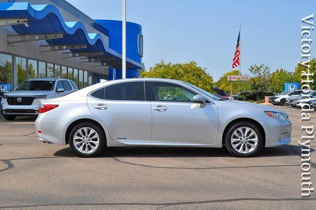 used 2015 Lexus ES 300h car, priced at $15,600