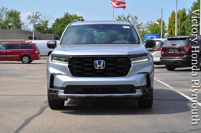 new 2025 Honda Pilot car, priced at $50,495