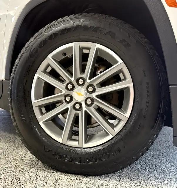 used 2022 Chevrolet Traverse car, priced at $26,995