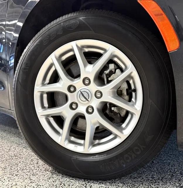 used 2022 Chrysler Pacifica car, priced at $23,995