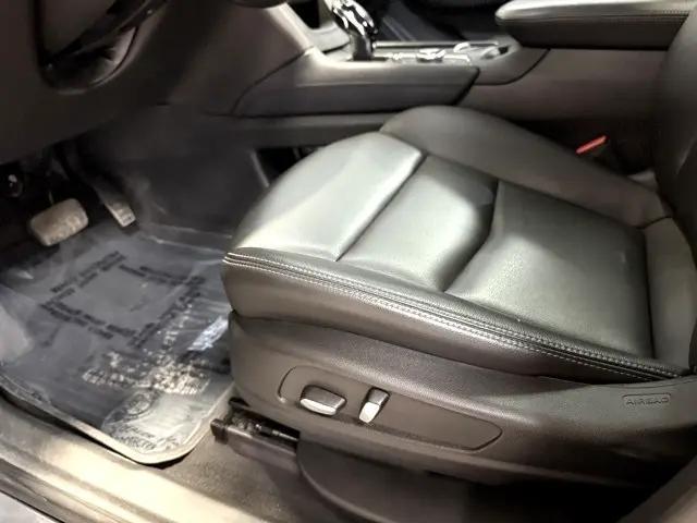 used 2023 Cadillac XT6 car, priced at $31,995