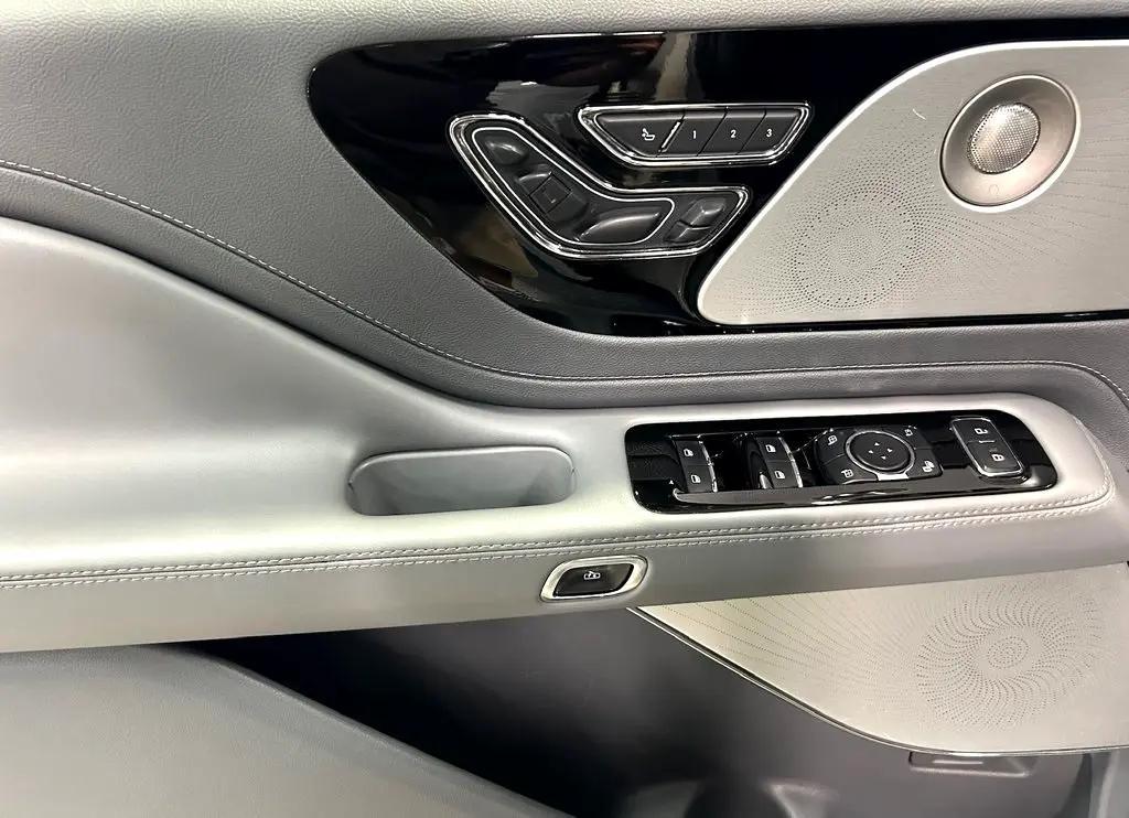 used 2020 Lincoln Aviator car, priced at $29,995