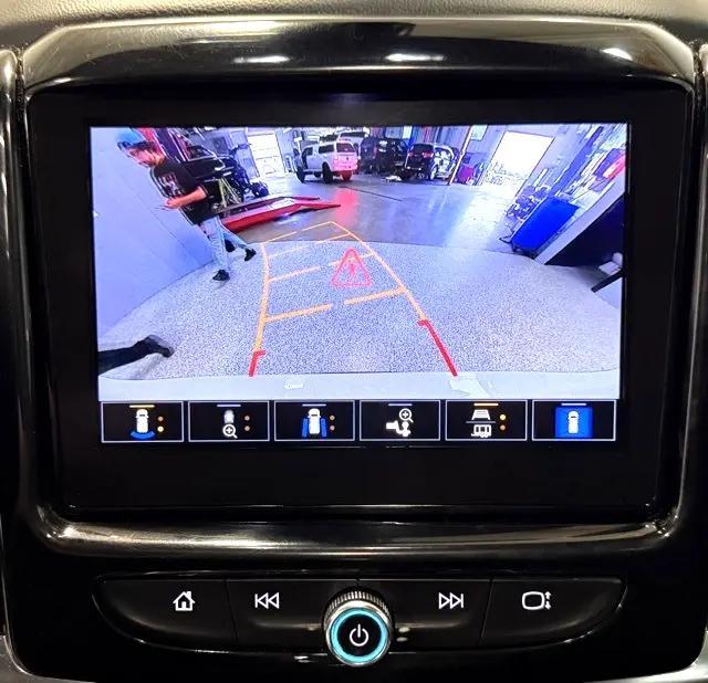 used 2022 Chevrolet Traverse car, priced at $30,995