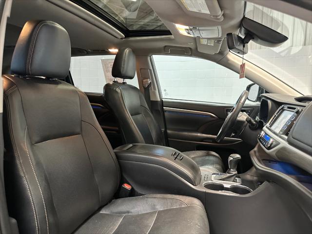 used 2019 Toyota Highlander car, priced at $27,775