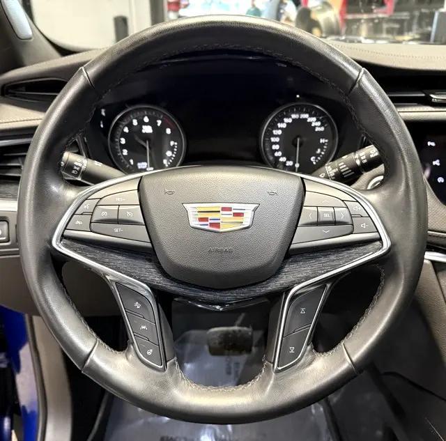 used 2023 Cadillac XT5 car, priced at $33,625