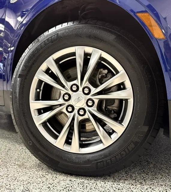 used 2023 Cadillac XT5 car, priced at $33,625