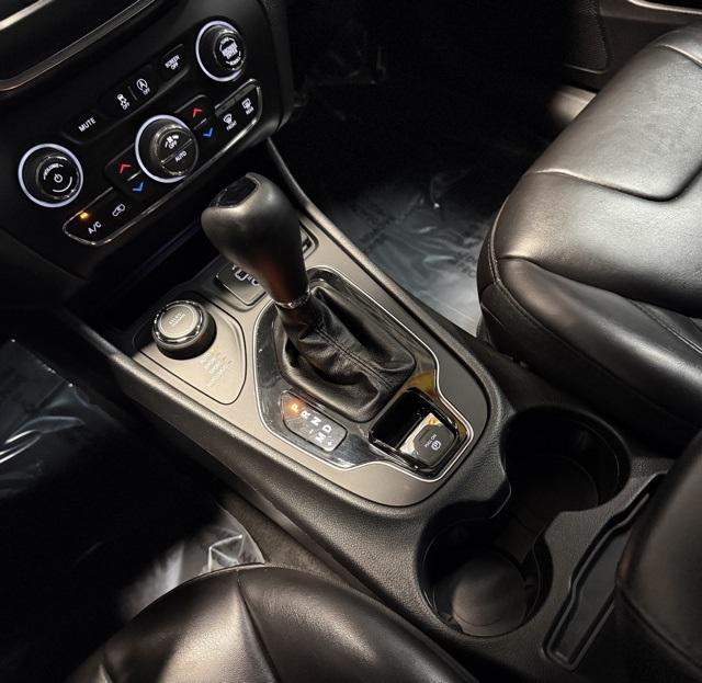 used 2020 Jeep Cherokee car, priced at $15,995