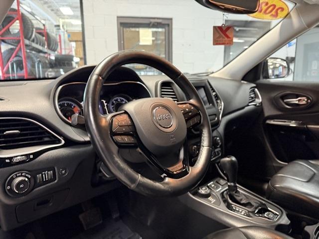used 2020 Jeep Cherokee car, priced at $15,995