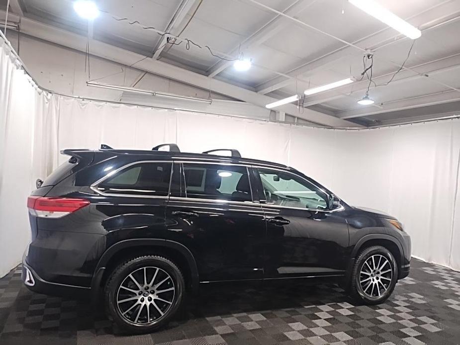 used 2018 Toyota Highlander car, priced at $29,000