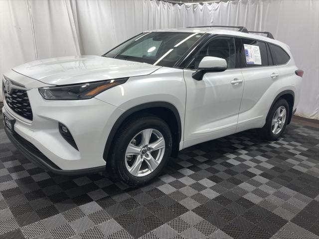 used 2022 Toyota Highlander car, priced at $33,900