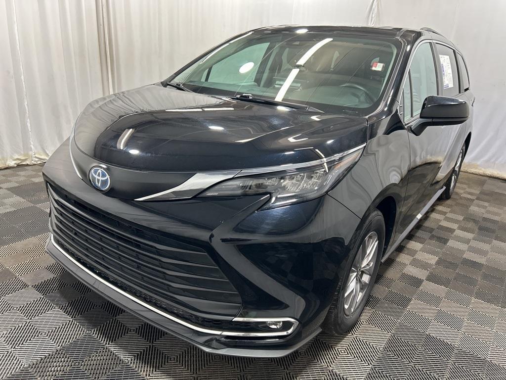 used 2024 Toyota Sienna car, priced at $43,300