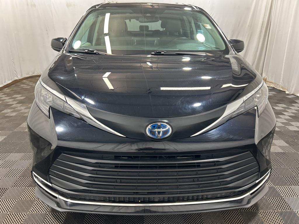 used 2024 Toyota Sienna car, priced at $43,300