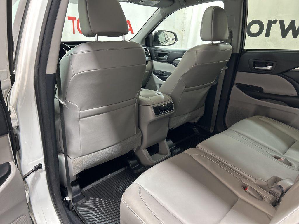 used 2016 Toyota Highlander car, priced at $17,750