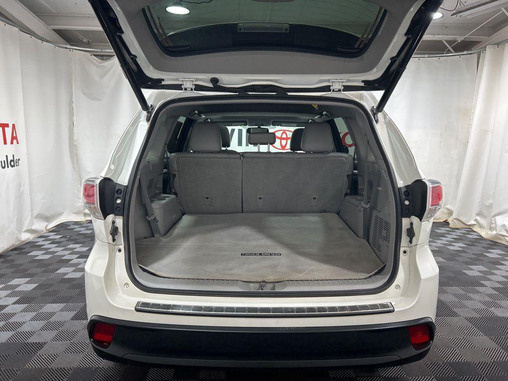 used 2016 Toyota Highlander car, priced at $17,750