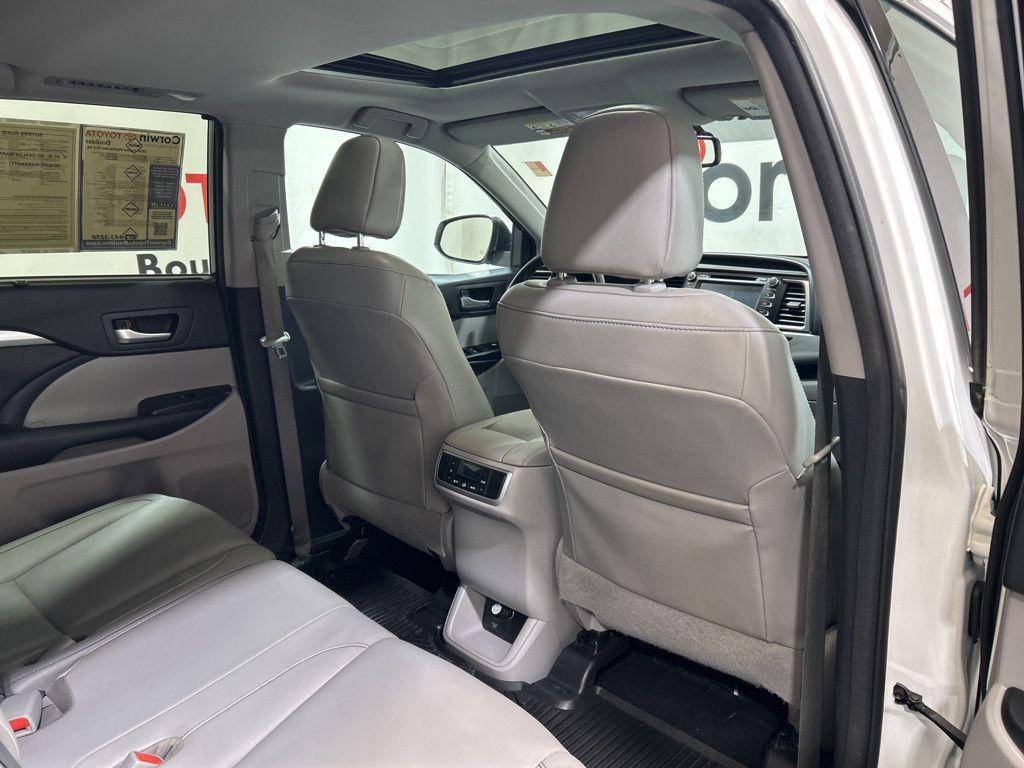 used 2016 Toyota Highlander car, priced at $17,750