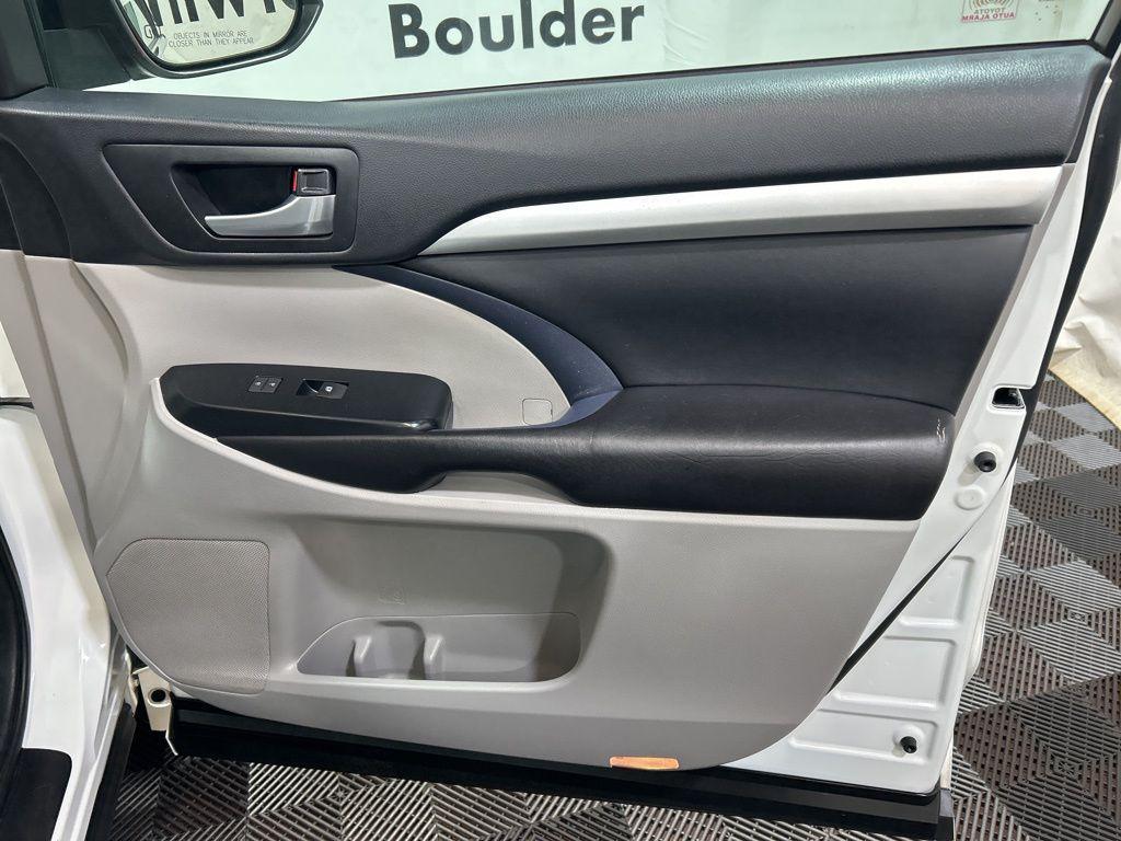 used 2016 Toyota Highlander car, priced at $17,750