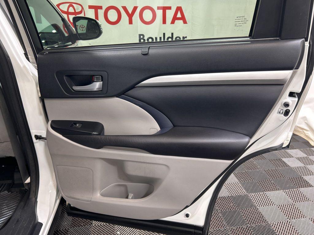 used 2016 Toyota Highlander car, priced at $17,750