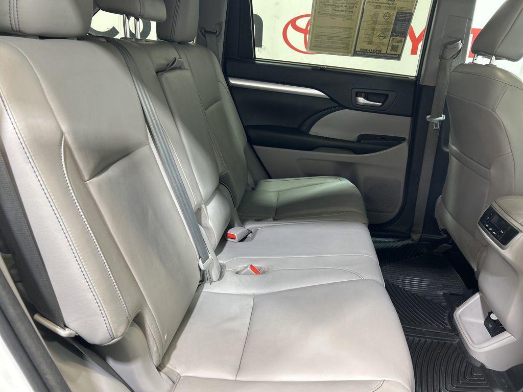 used 2016 Toyota Highlander car, priced at $17,750