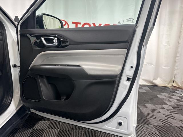 used 2024 Jeep Compass car, priced at $26,900