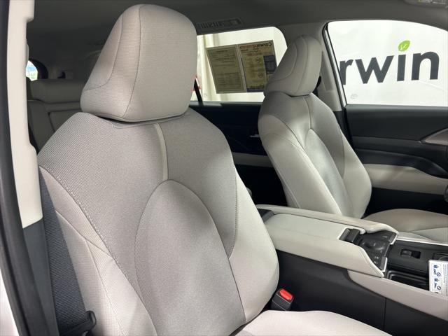 used 2025 Toyota Highlander Hybrid car, priced at $51,611