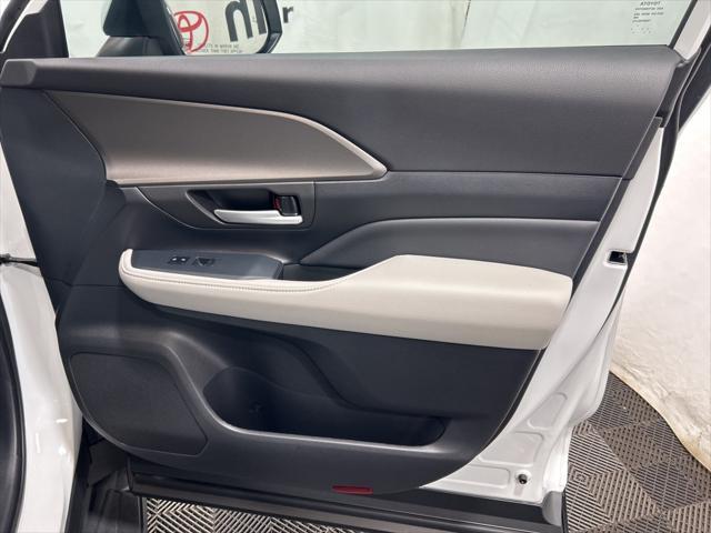 used 2025 Toyota Highlander Hybrid car, priced at $51,611