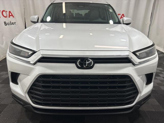 used 2025 Toyota Highlander Hybrid car, priced at $51,611