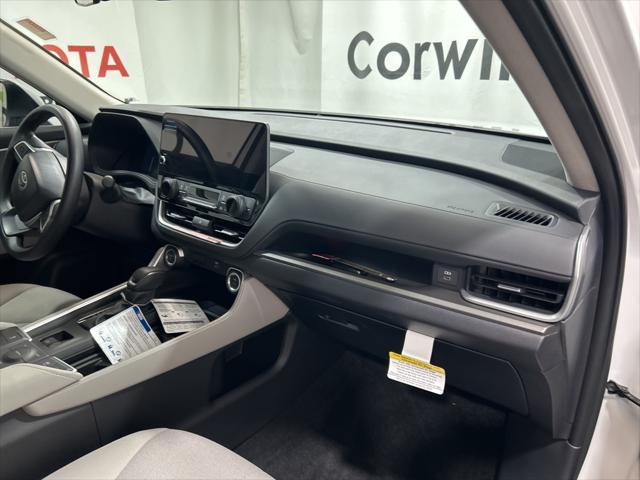 used 2025 Toyota Highlander Hybrid car, priced at $51,611