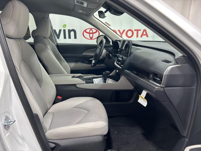 used 2025 Toyota Highlander Hybrid car, priced at $51,611