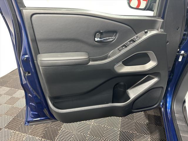 used 2022 Nissan Frontier car, priced at $32,000