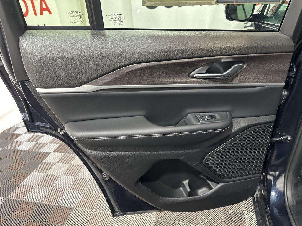 used 2024 Jeep Grand Cherokee car, priced at $35,220