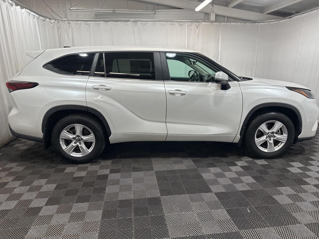 used 2024 Toyota Highlander car, priced at $31,600