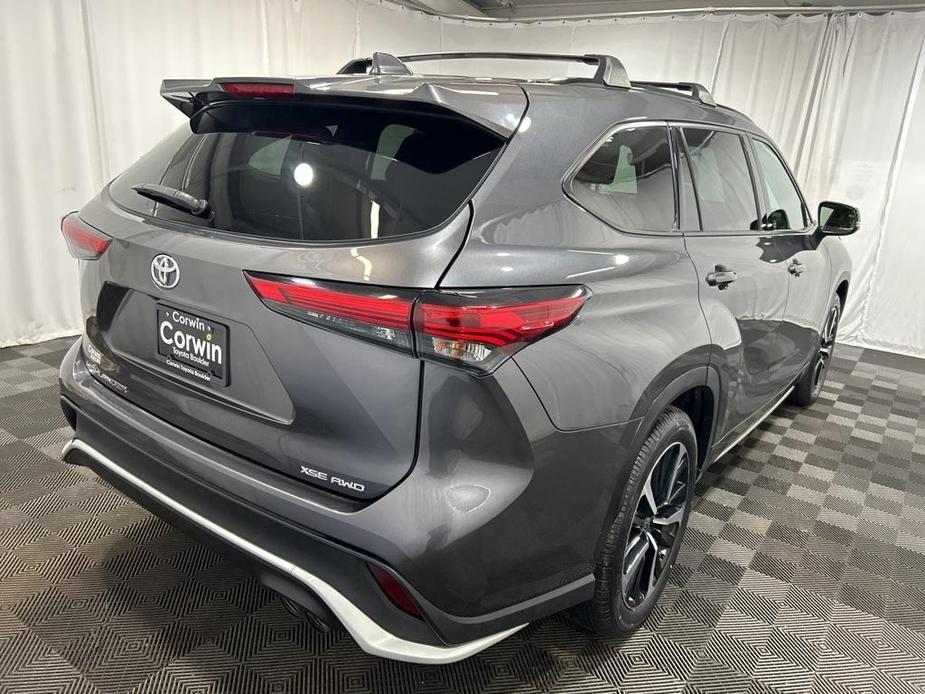 used 2022 Toyota Highlander car, priced at $40,300