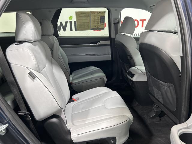 used 2025 Hyundai Palisade car, priced at $38,200