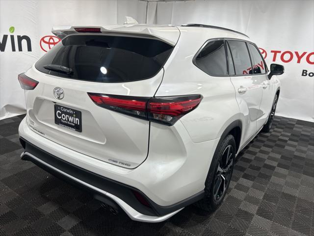 used 2021 Toyota Highlander car, priced at $38,000