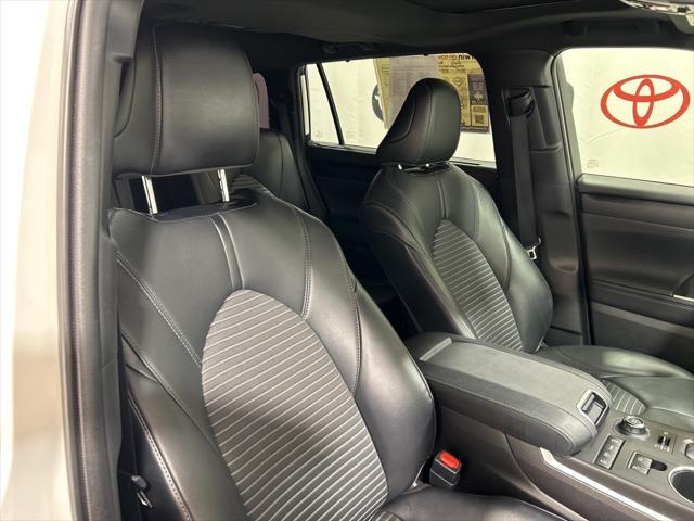 used 2021 Toyota Highlander car, priced at $38,000