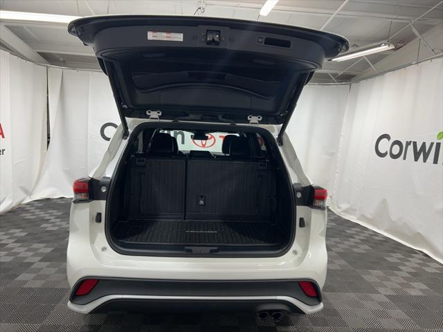 used 2021 Toyota Highlander car, priced at $38,000