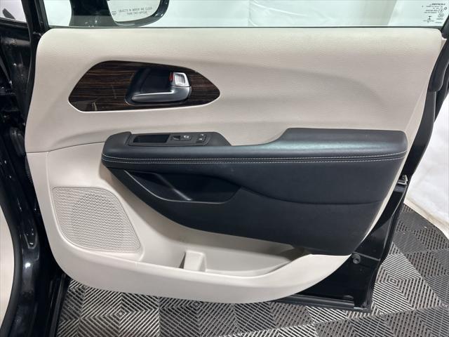 used 2023 Chrysler Pacifica car, priced at $28,000