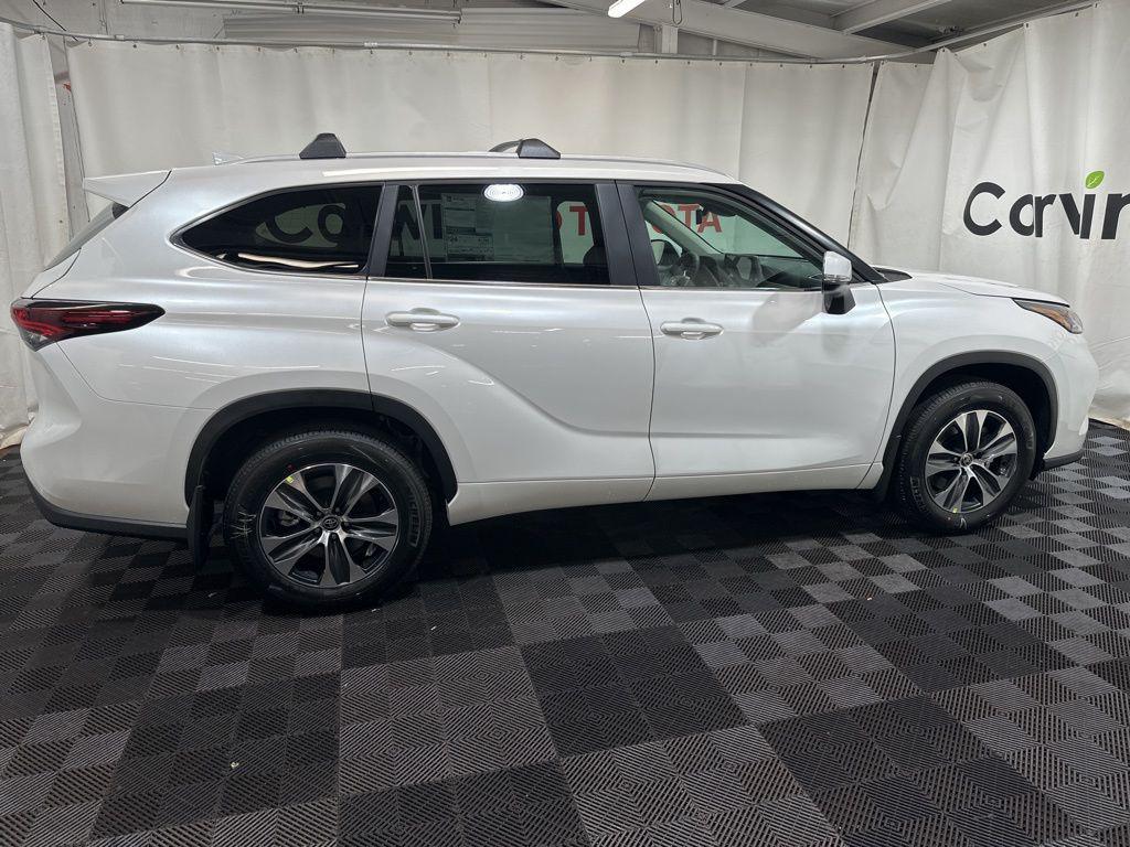 new 2026 Toyota Highlander car, priced at $48,713