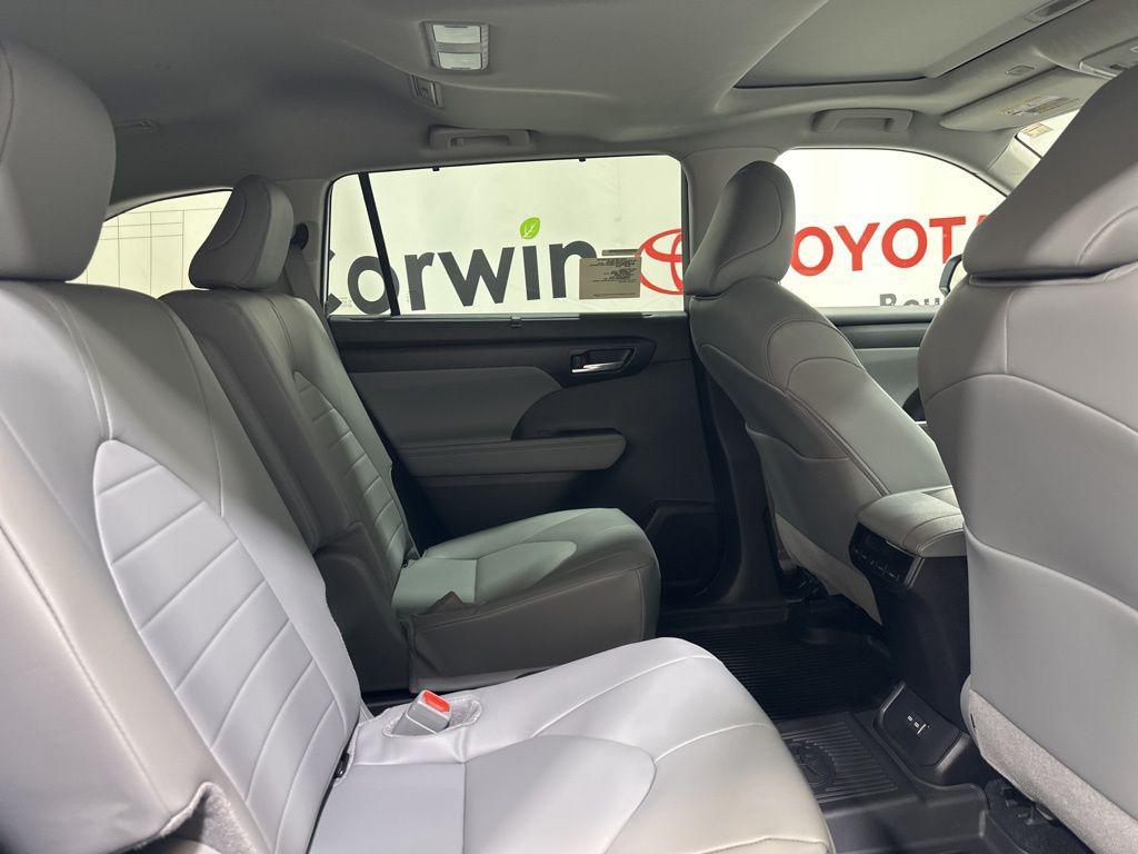 new 2026 Toyota Highlander car, priced at $48,713