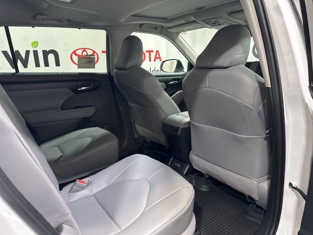 new 2026 Toyota Highlander car, priced at $48,713