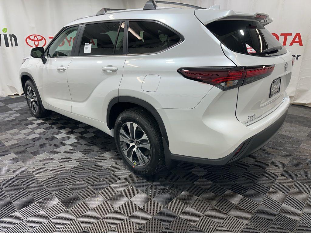 new 2026 Toyota Highlander car, priced at $48,713