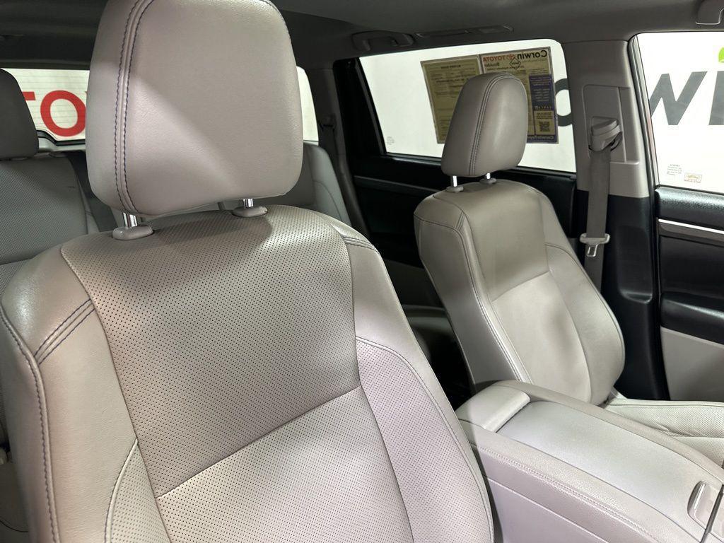 used 2019 Toyota Highlander car, priced at $29,700