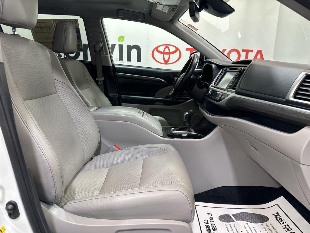 used 2019 Toyota Highlander car, priced at $29,700