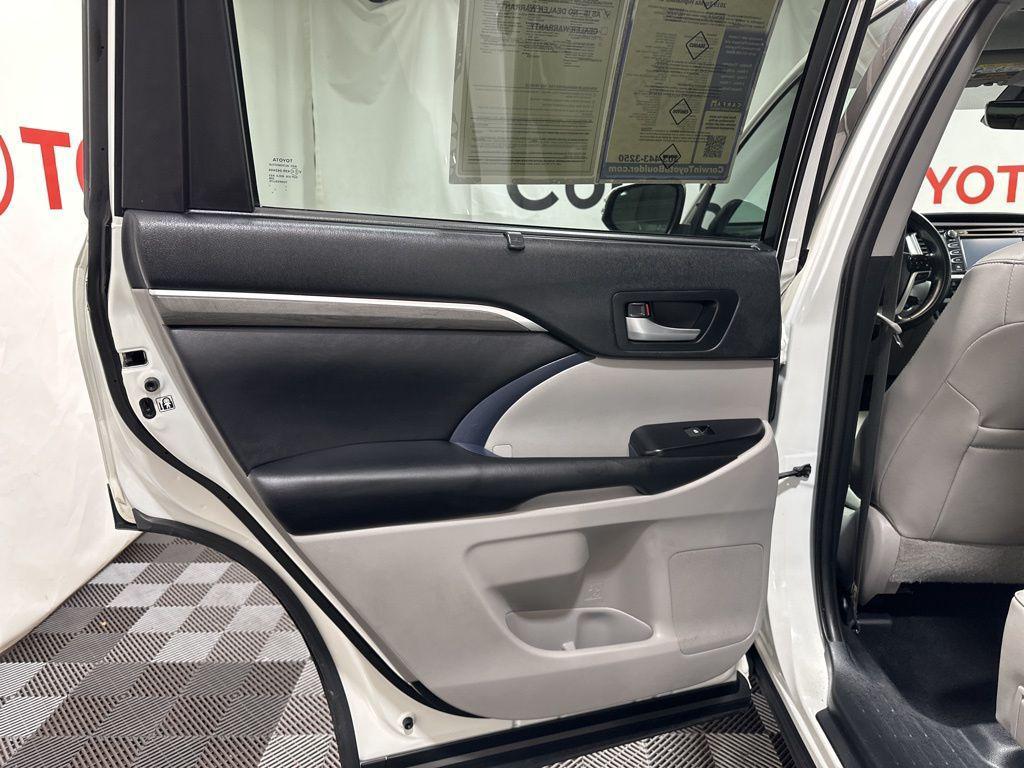 used 2019 Toyota Highlander car, priced at $29,700